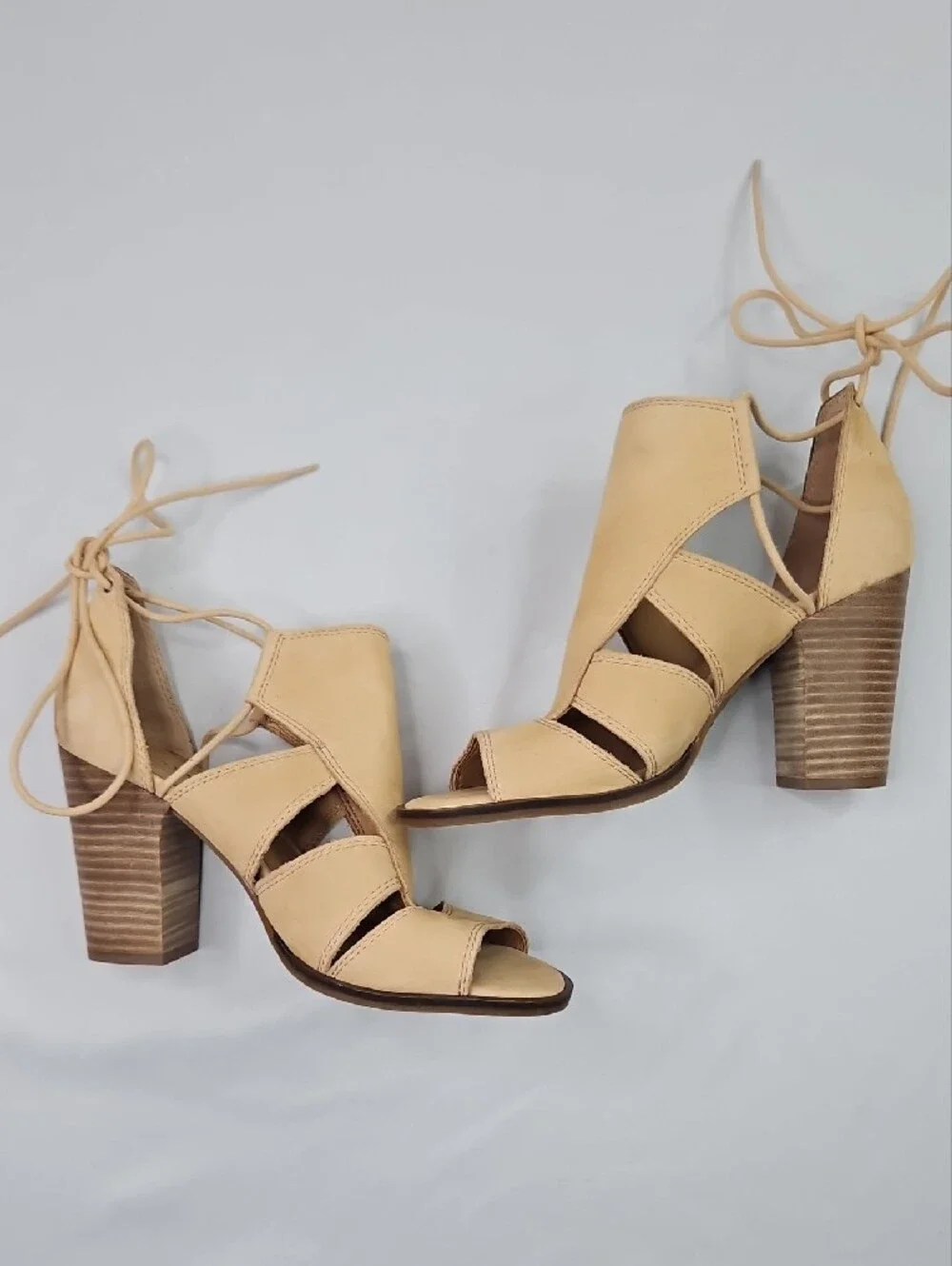 Lucky Brand Women's Tan Suede Lace Up Heels Sandals Size 9.5